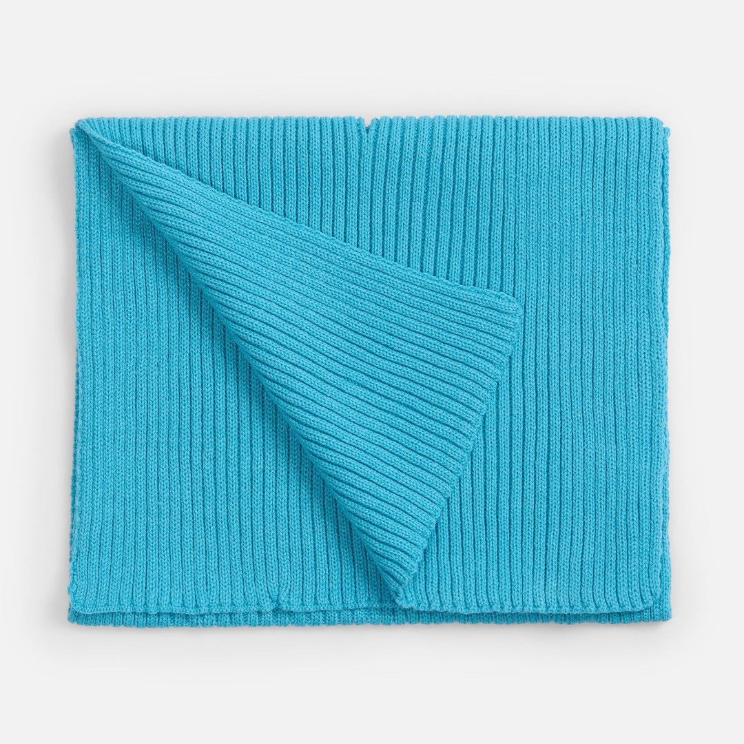 ярко-голубой